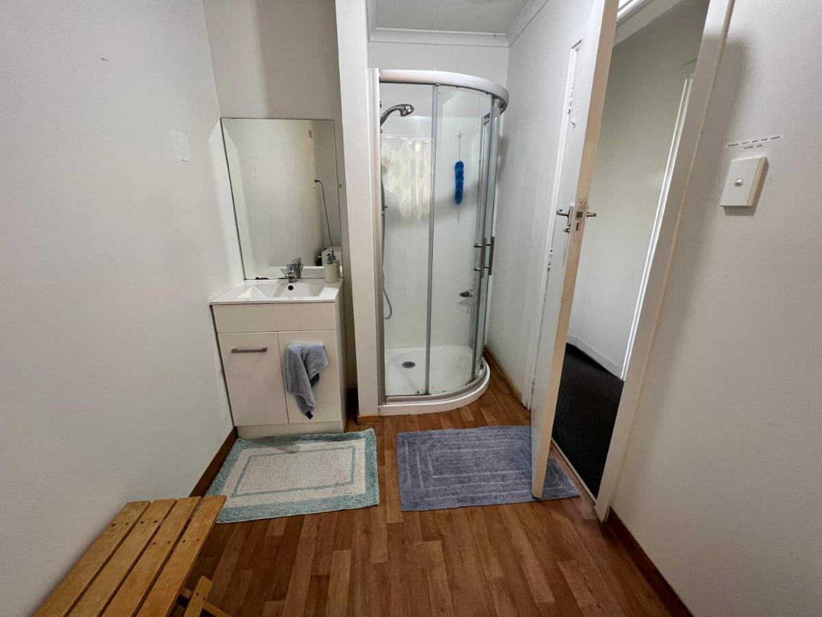 Single Room #1 Or #3 - Homestay Family Home - No Breakfast Hamilton Eksteriør bilde